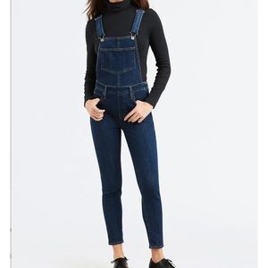 Levi's® Women's Overalls in SKINNY DIP Jean